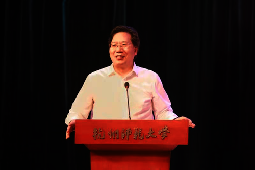 校长尚永丰院士与护生谈医学教育