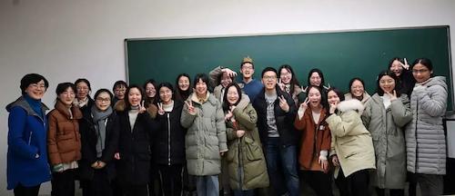我院教师段凯莉、谢萍分别荣获杭州市“教育工匠”和“最美班主任”称号
